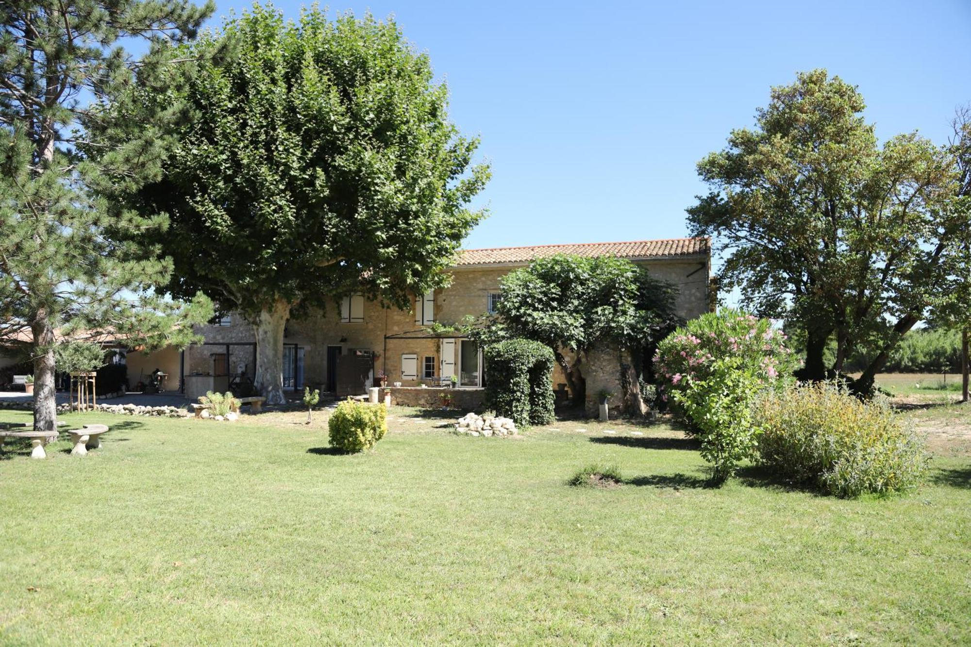 Apartamento Duplex De Charme Au Coeur De La Provence. Pertuis Exterior foto